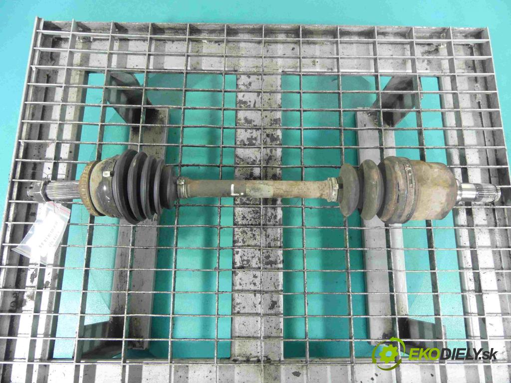 Hyundai I30 I 2007-2012 1.6 crdi 116 HP manual 85 kW 1582 cm3 5- poloos ľavé  (Poloosy)