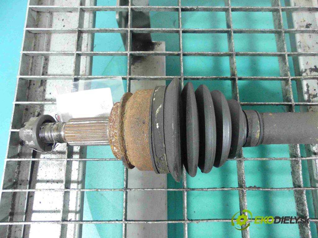 Renault Kangoo II 2008- 1.5 dci 86 HP manual 63 kW 1461 cm3 5- poloos ľavé  (Poloosy)