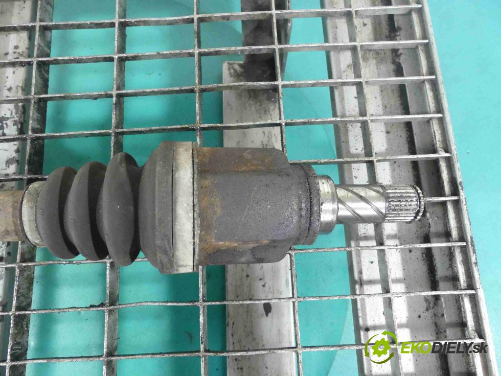 Renault Kangoo II 2008- 1.5 dci 86 HP manual 63 kW 1461 cm3 5- poloos ľavé  (Poloosy)