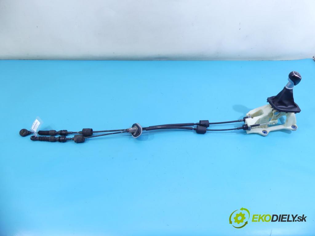 Hyundai I40 1.7 crdi 116 HP manual 85 kW 1685 cm3 5- Páka: Změny: stupeň,rýchlosť  (Rýchlostné páky / kulisy)