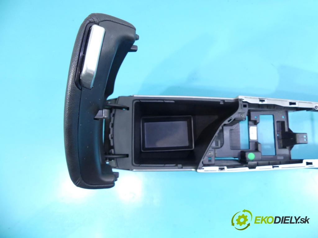 Hyundai I40 1.7 crdi 116 HP manual 85 kW 1685 cm3 5- operadlo 84601-3Z010 (Lakťové opierky)