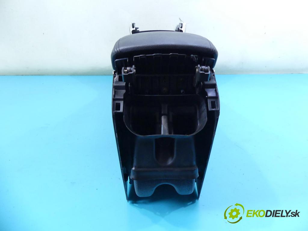 Hyundai I40 1.7 crdi 116 HP manual 85 kW 1685 cm3 5- operadlo 84601-3Z010 (Lakťové opierky)