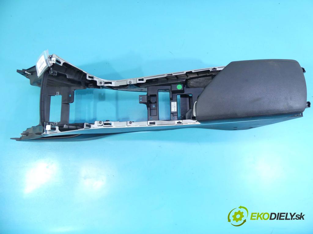 Hyundai I40 1.7 crdi 116 HP manual 85 kW 1685 cm3 5- operadlo 84601-3Z010 (Lakťové opierky)