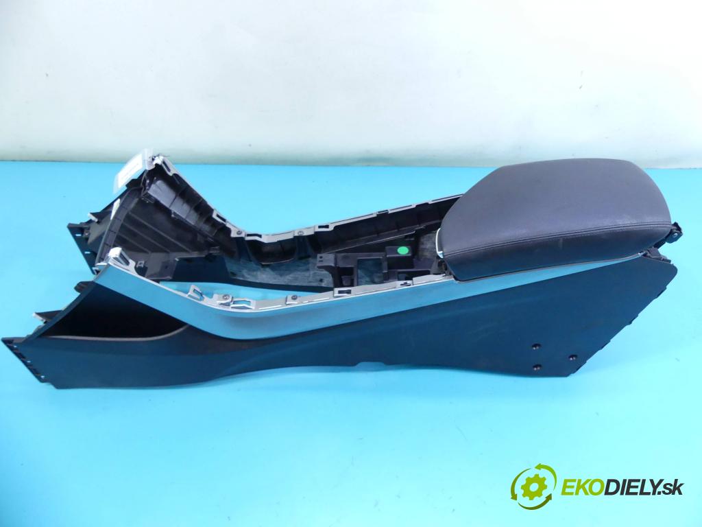 Hyundai I40 1.7 crdi 116 HP manual 85 kW 1685 cm3 5- operadlo 84601-3Z010 (Lakťové opierky)