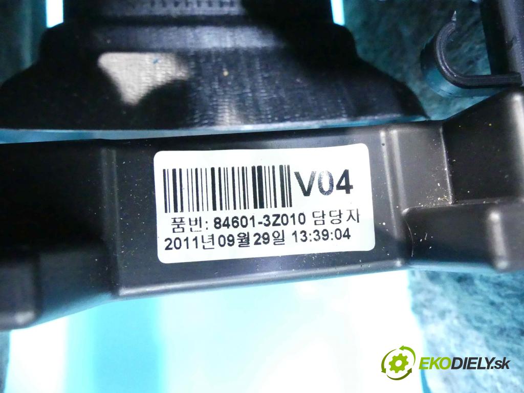 Hyundai I40 1.7 crdi 116 hp manual 85 kW 1685 cm3 5- loketní opěrka 84601-3Z010 (Loketní opěrky)