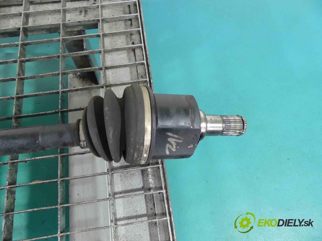 Hyundai I40 1.7 crdi 116 HP manual 85 kW 1685 cm3 5- poloos pravé 49501-3Z350 (Poloosy)