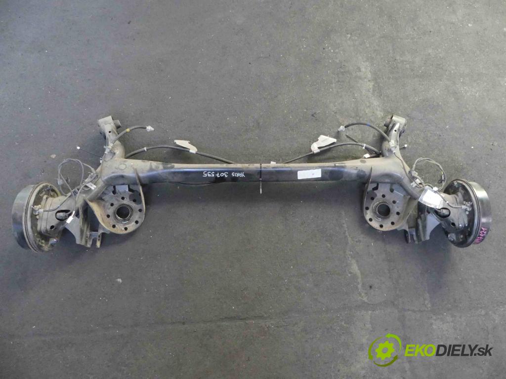 Toyota Yaris III 2011-2020 1.0 vvti 69KM manual 51 kW 998 cm3 5- zadní výztuha 