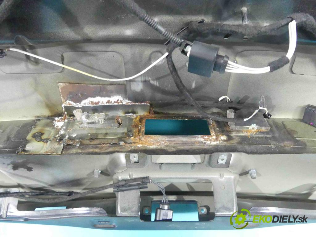 Vw Passat B7 2010-2014 2.0 tdi 140 hp automatic 103 kW 1968 cm3 5- zadní kufrové dveře  (Zadní kapoty)