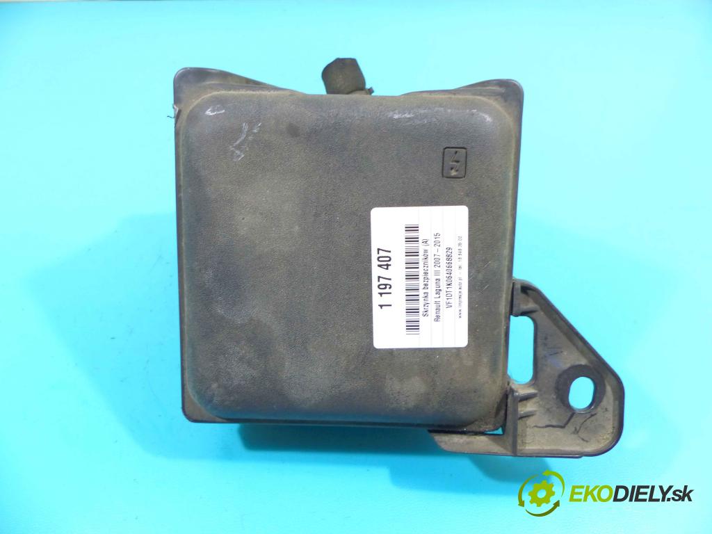 Renault Laguna III 2007-2015 2.0 dci 150 hp manual 110 kW 1995 cm3 2- skříňka pojistková 240116865R-1 (Pojistkové skříňky)