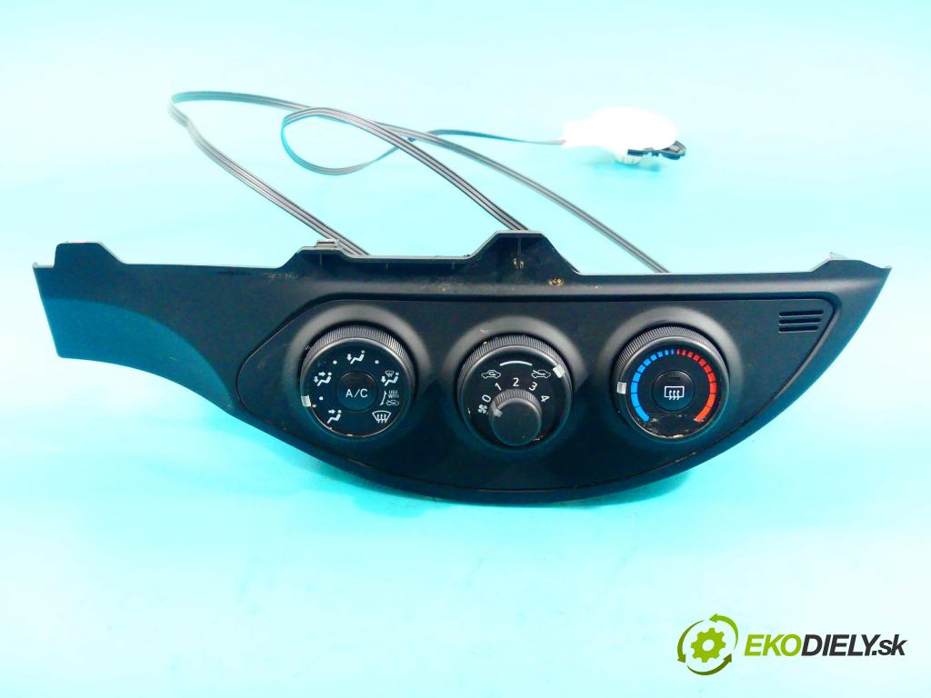Toyota Yaris III 2011-2020 1.0 vvti 69KM manual 51 kW 998 cm3 5- panel kúrenia 55406-0D390