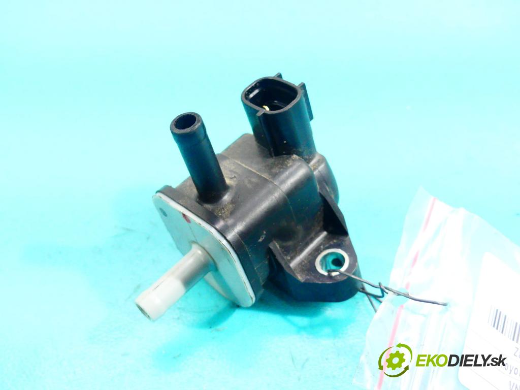 Toyota Yaris III 2011-2020 1.0 vvti 69KM manual 51 kW 998 cm3 5- ventil podtlaku 136200-7120 (Ventily)