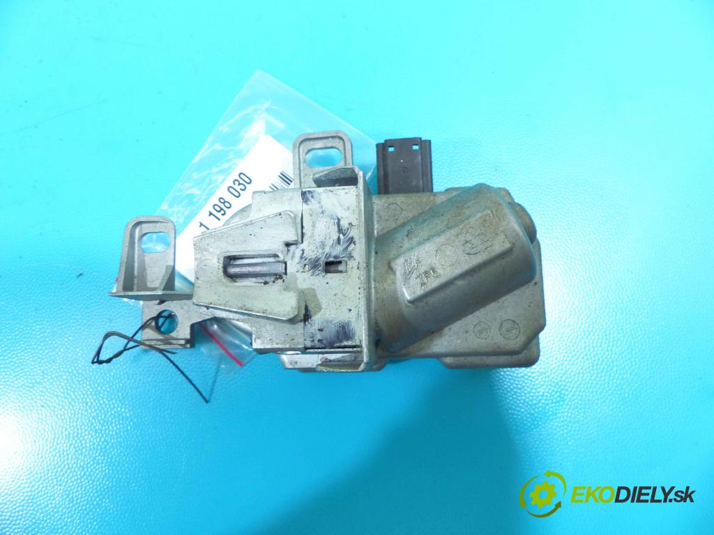 Volvo V50 2.0d 136 HP manual 100 kW 1997 cm3 5- Blokáda: řízení: P31340733 (Ostatné)