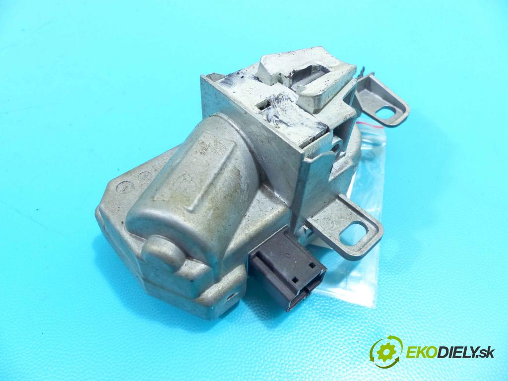 Volvo V50 2.0d 136 HP manual 100 kW 1997 cm3 5- Blokáda: řízení: P31340733 (Ostatné)