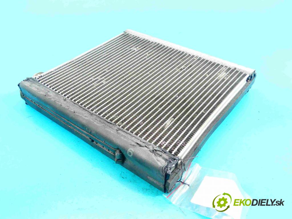 Toyota Avensis II T25 2003-2008 2.0 D4D 116 HP manual 85 kW 1995 cm3 5- radiator  (Radiátory kúrenia)