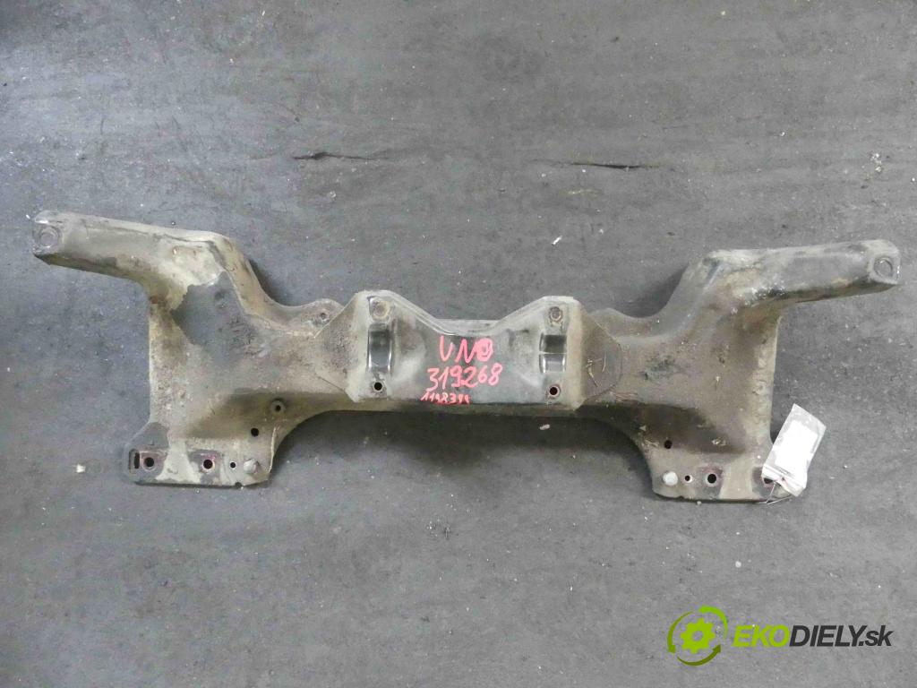 Fiat Uno 1.0 46KM manual 34 kW 999 cm3 3- výztuha motoru 