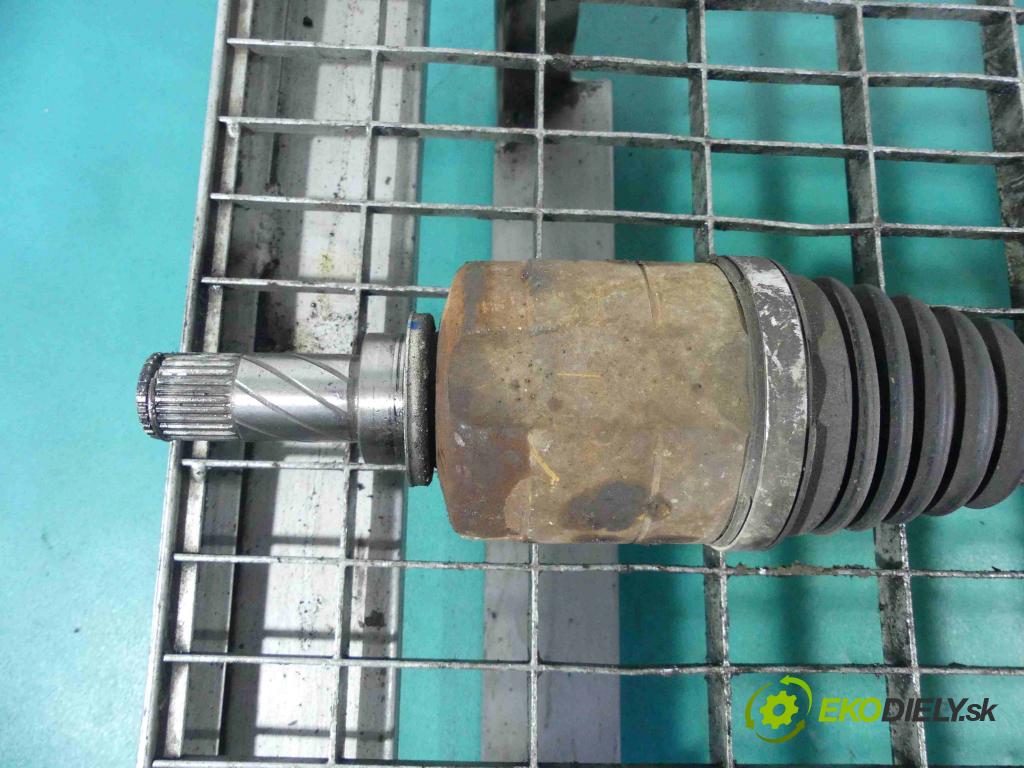 Dacia Duster I 2010-2018 1.5 dci 90 HP manual 66 kW 1461 cm3 5- poloos ľavé  (Poloosy)