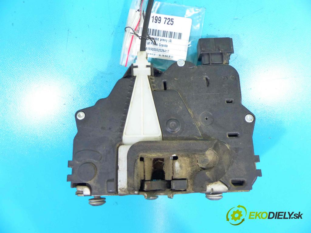 Fiat Punto Grande 1,3.0 jtd 75 hp manual 55 kW 1248 cm3 5- zámek přední pravý 51797558