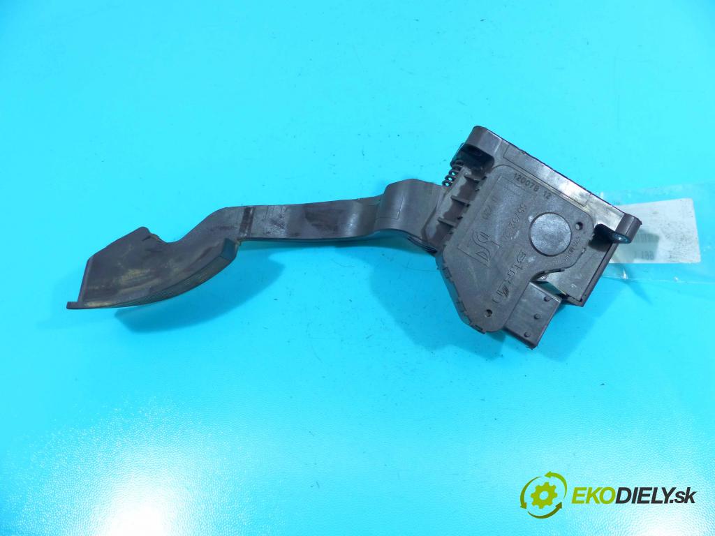 Fiat Punto Grande 1,3.0 jtd 75 HP manual 55 kW 1248 cm3 5- pedále 55702020 (Pedále)