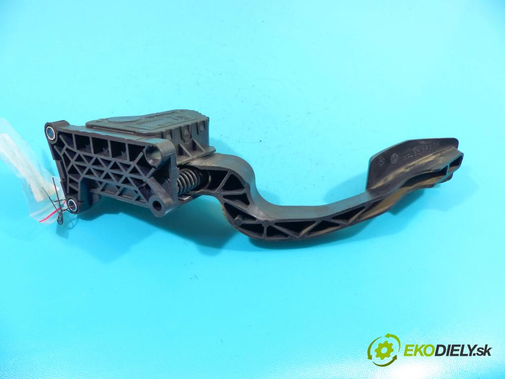 Fiat Punto Grande 1,3.0 jtd 75 HP manual 55 kW 1248 cm3 5- pedále 55702020 (Pedále)