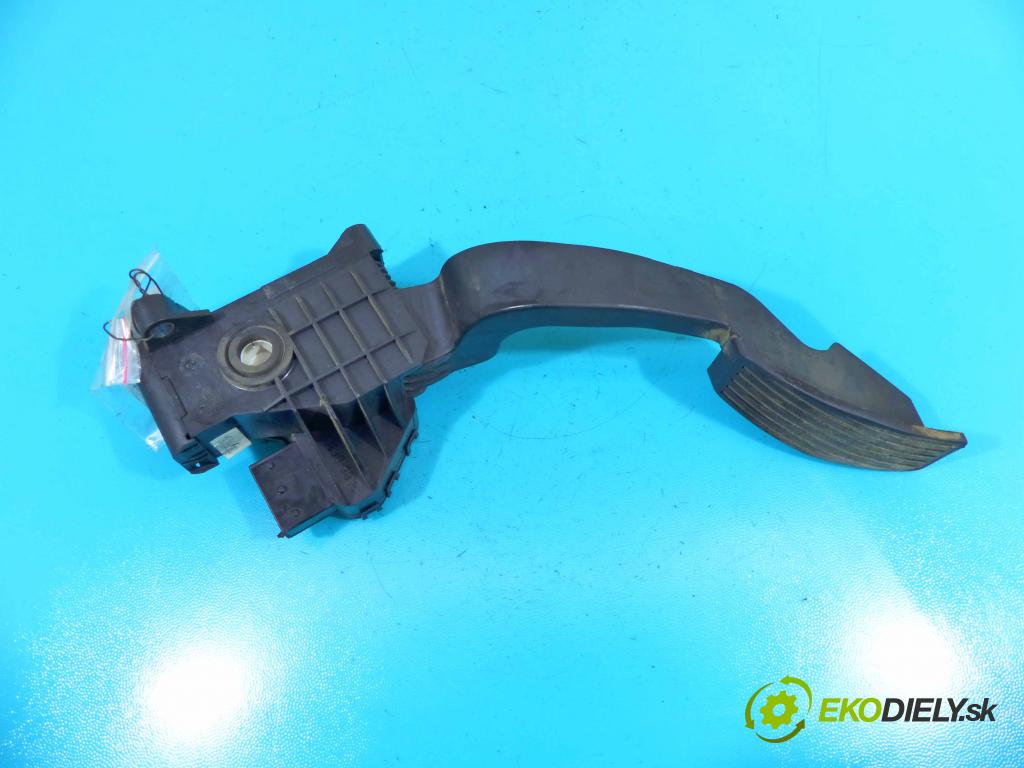 Fiat Punto Grande 1,3.0 jtd 75 HP manual 55 kW 1248 cm3 5- pedále 55702020 (Pedále)