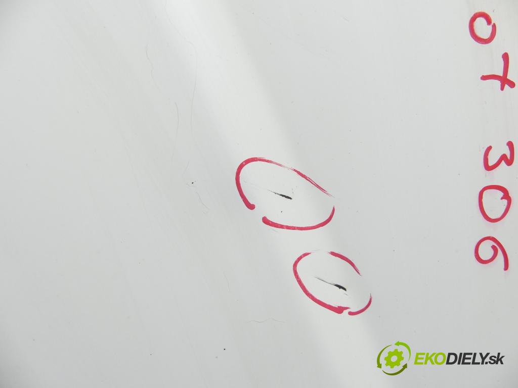 Peugeot 306 2.0 hdi 90 hp manual 66 kW 1997 cm3 5- kapota přední