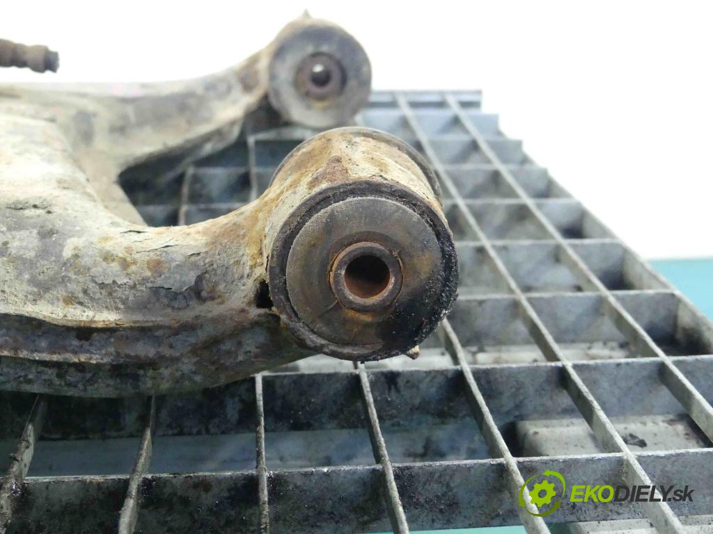 Renault Safrane II 2,5.0 20v 163 HP manual 120 kW 2435 cm3 5- náboj pravé  (Náboje)