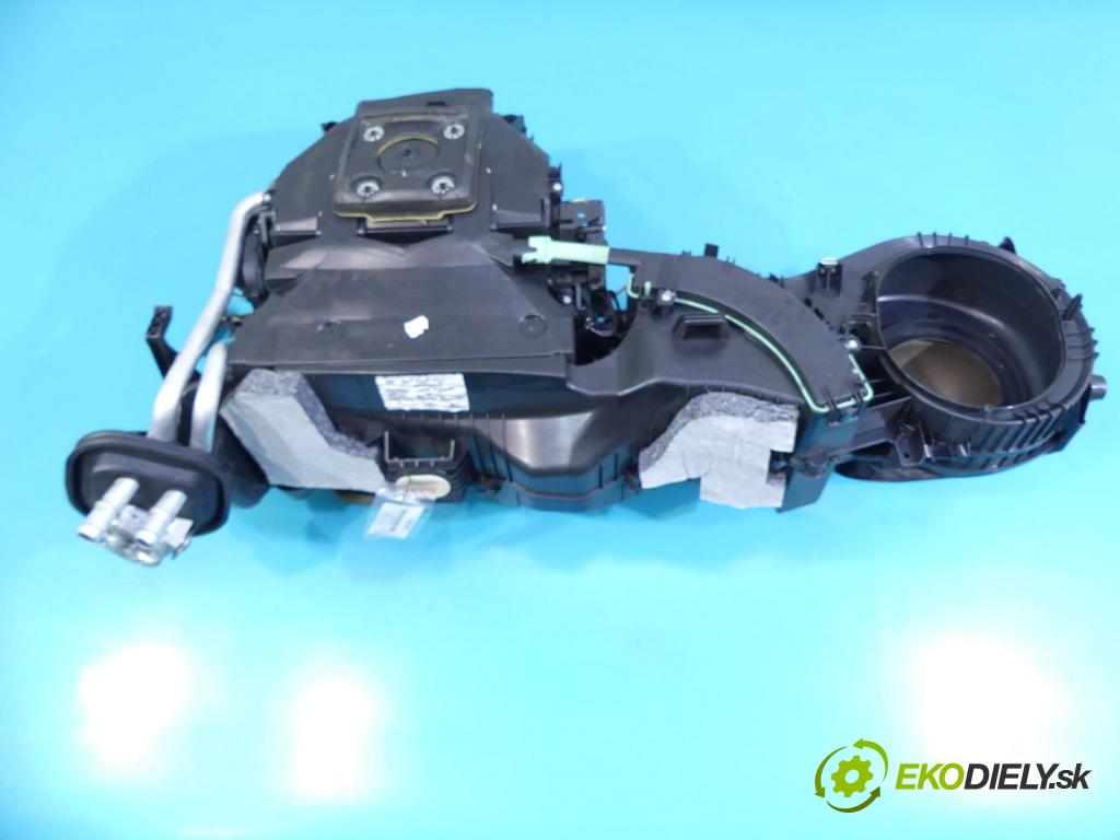 Bmw 3 F30  2011-2018 2.0 16v 184hp automatic 135 kW 1997 cm3 4- radiator 9207085 (Radiátory kúrenia)