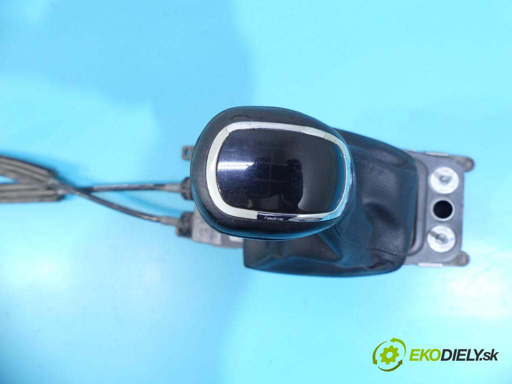 Skoda Superb II 2008-2015 2.0 tdi 140 HP manual 103 kW 1968 cm3 5- Páka: Změny: stupeň,rýchlosť 1K0711061B (Rýchlostné páky / kulisy)