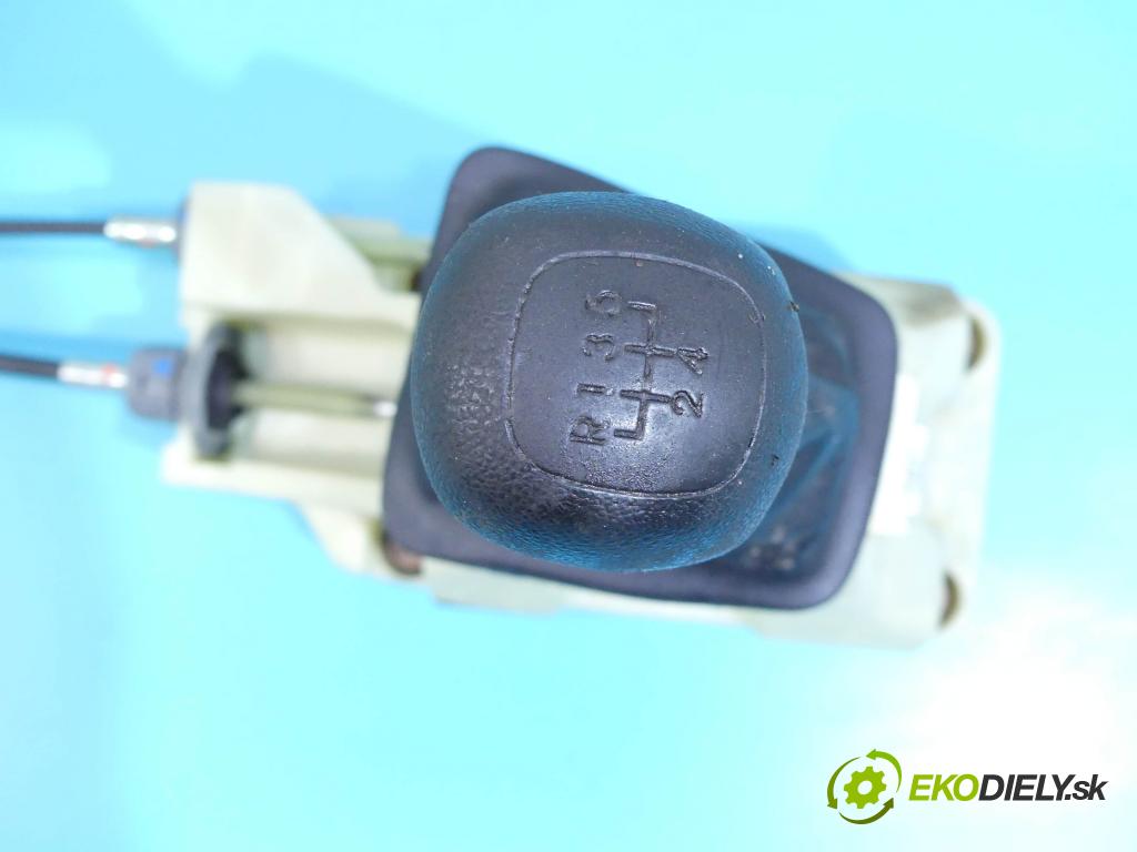 Kia Venga 1.4 16v 90 HP manual 66,2 kW 1396 cm3 5- Páka: Změny: stupeň,rýchlosť  (Rýchlostné páky / kulisy)