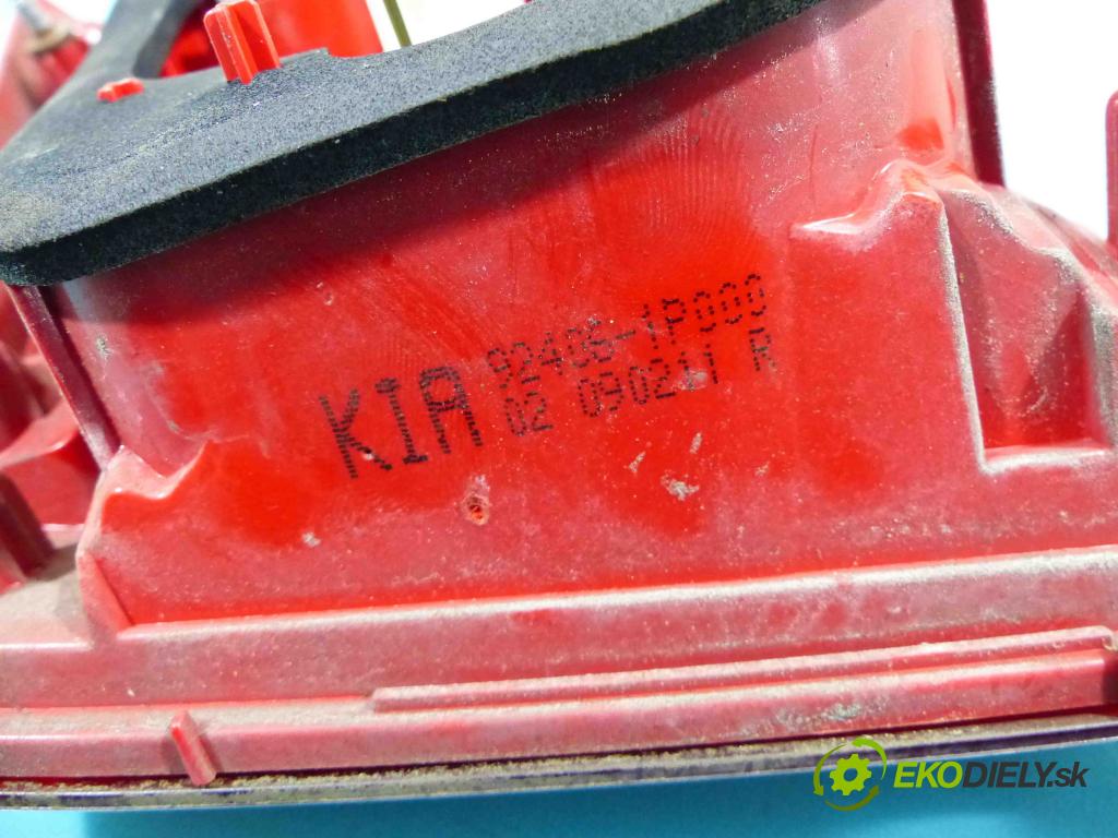 Kia Venga 1.4 16v 90 HP manual 66,2 kW 1396 cm3 5- svetlo / reflektor zadné pravé 92406-1P000 (Ostatné)