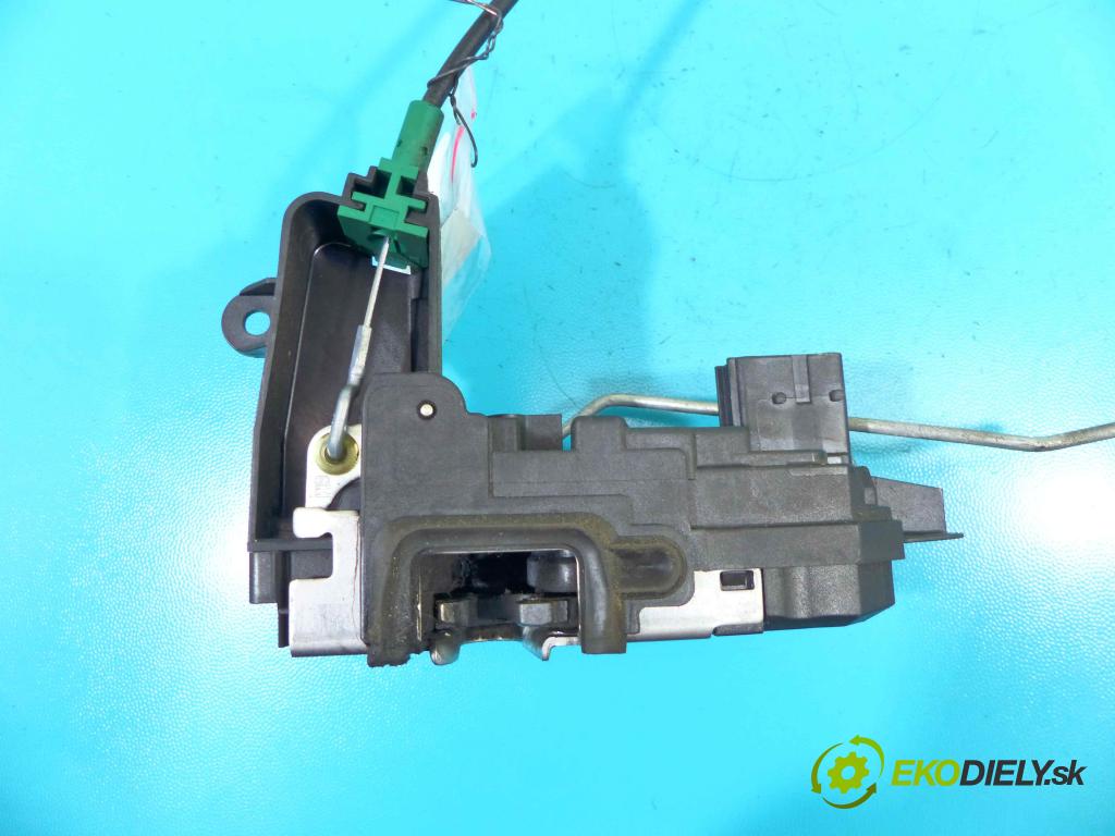 Opel Astra III 2004-2014 1.6 16v 105 hp manual 77 kW 1598 cm3 5- zámek přední pravý 13128112