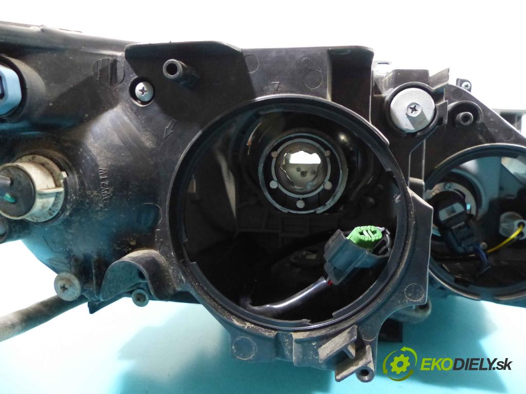 Mazda CX-9 3.7 V6 277KM automatic 204 kW 3726 cm3 5- světlo levý  (Klika dveří ostatní)