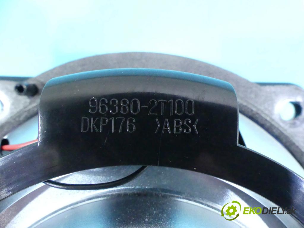 Hyundai I40 1.7 crdi 116 HP manual 85 kW 1685 cm3 5- Subwoofer: 96380-3Z050 (Audio zariadenia)