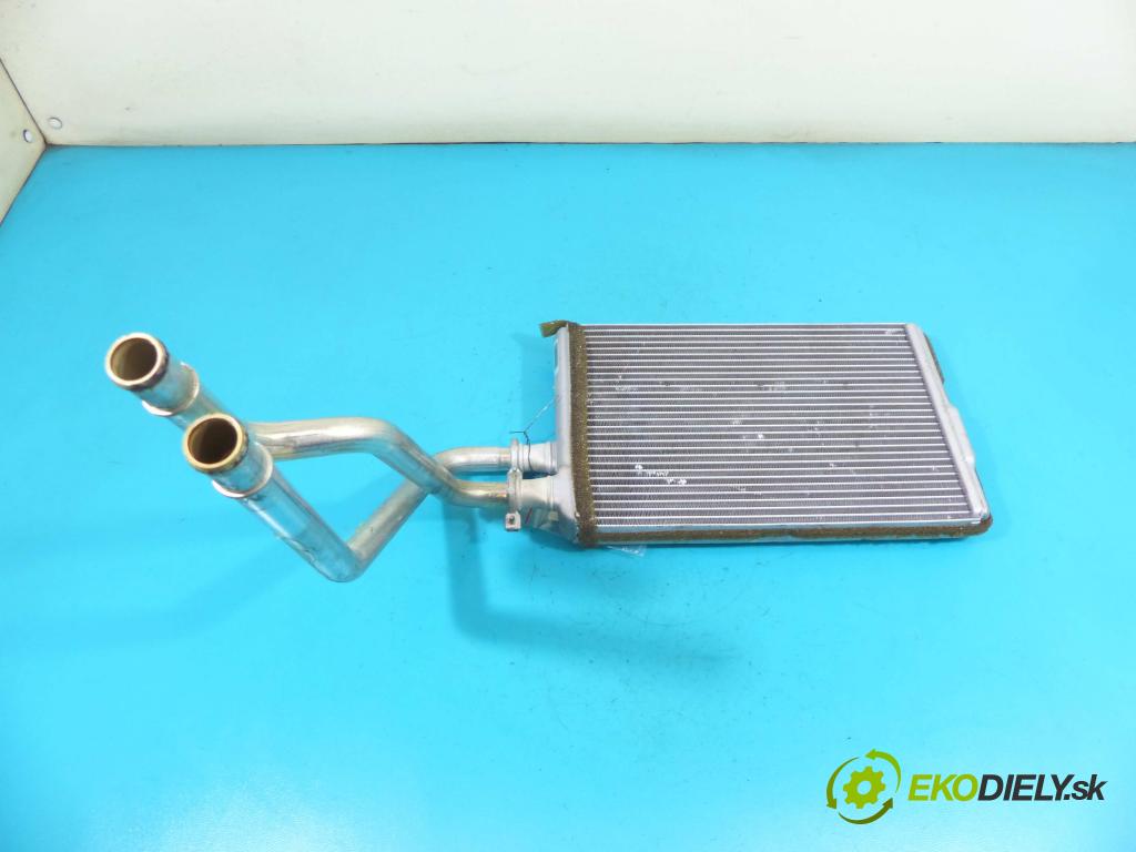 Lancia Thema II 2011-2014 3.0 CRD 239KM automatic 176 kW 2987 cm3 4- radiator S8041001 (Radiátory kúrenia)