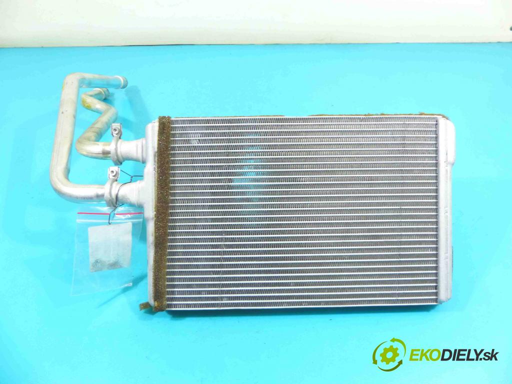 Lancia Thema II 2011-2014 3.0 CRD 239KM automatic 176 kW 2987 cm3 4- radiator S8041001 (Radiátory kúrenia)