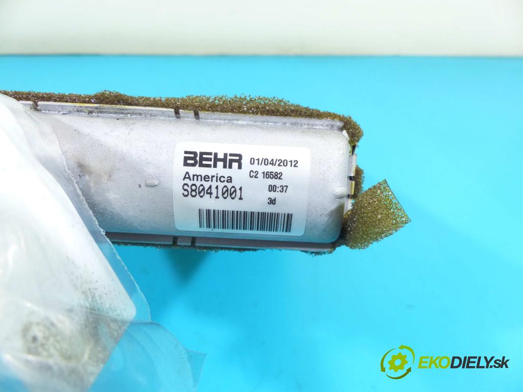 Lancia Thema II 2011-2014 3.0 CRD 239KM automatic 176 kW 2987 cm3 4- radiator S8041001 (Radiátory kúrenia)