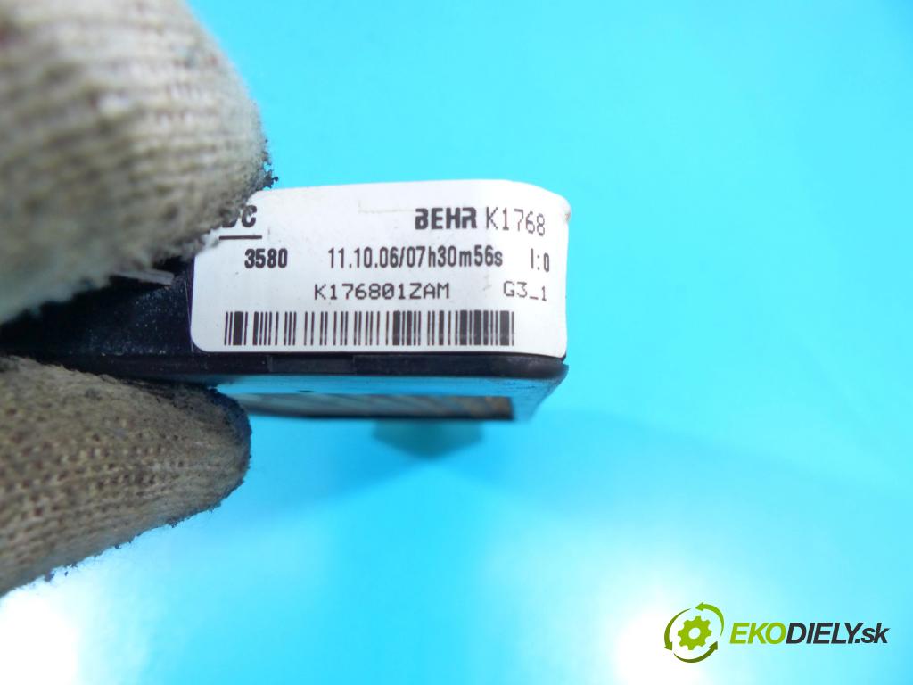 Lancia Thema II 2011-2014 3.0 CRD 239KM automatic 176 kW 2987 cm3 4- radiator K1768 (Radiátory kúrenia)