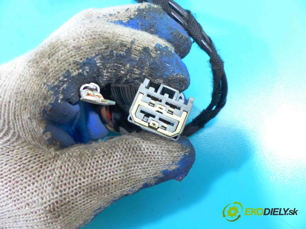 Lancia Thema II 2011-2014 3.0 CRD 239KM automatic 176 kW 2987 cm3 4- radiator K1768 (Radiátory kúrenia)