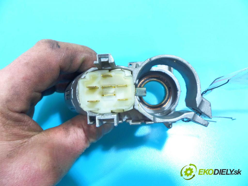 Seat Inca 1.9 sdi 64 HP manual 47 kW 1896 cm3 5- Spínačka  (Spínacie skrinky a kľúče)