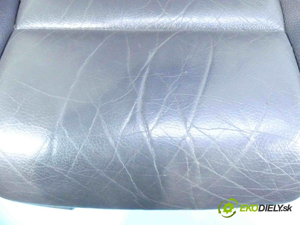 Vw Touareg I 2002-2010 2.5 tdi 174 HP manual 128 kW 2461 cm3 5- Sedačka ľavý  (Sedačky, sedadlá)