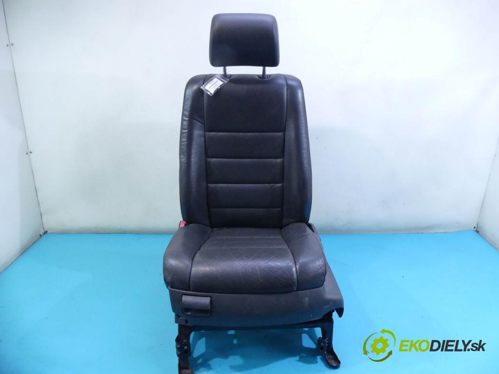 Vw Touareg I 2002-2010 2.5 tdi 174 HP manual 128 kW 2461 cm3 5- Sedačka ľavý  (Sedačky, sedadlá)