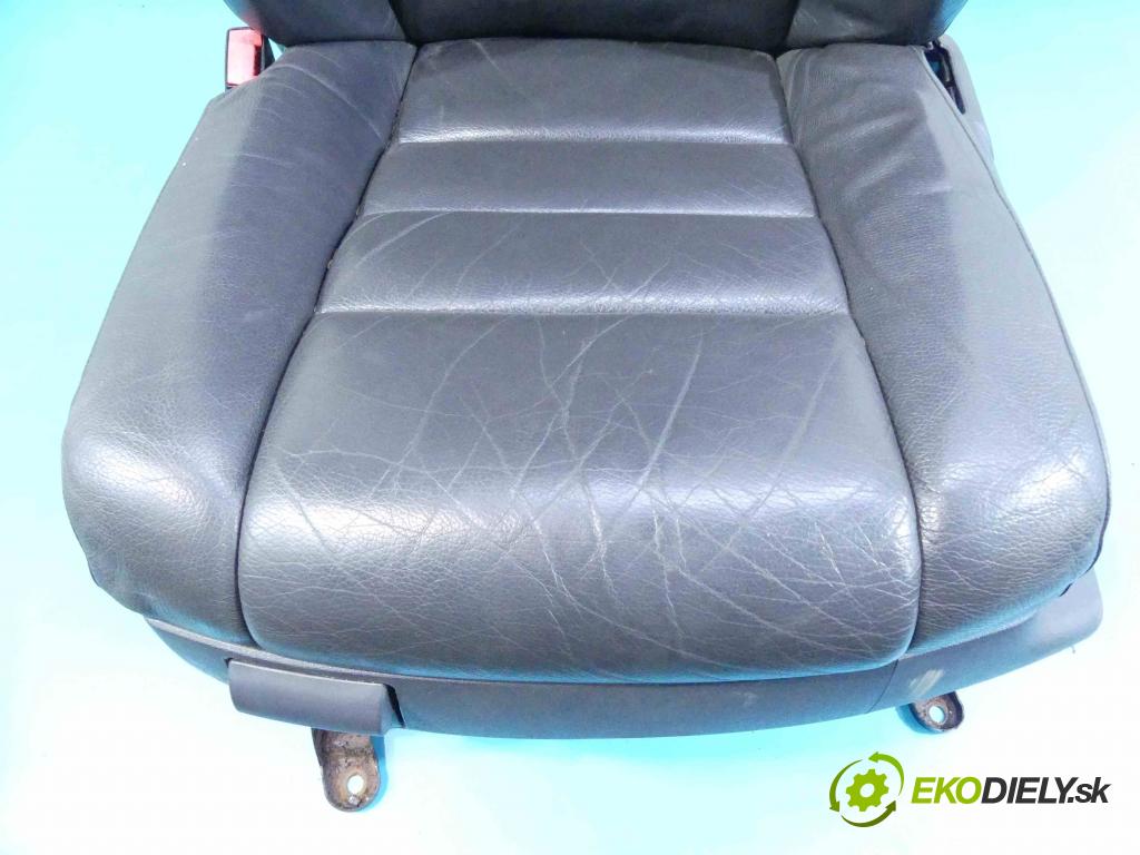 Vw Touareg I 2002-2010 2.5 tdi 174 HP manual 128 kW 2461 cm3 5- Sedačka ľavý  (Sedačky, sedadlá)