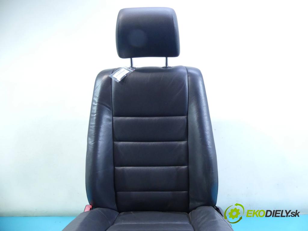 Vw Touareg I 2002-2010 2.5 tdi 174 HP manual 128 kW 2461 cm3 5- Sedačka ľavý  (Sedačky, sedadlá)