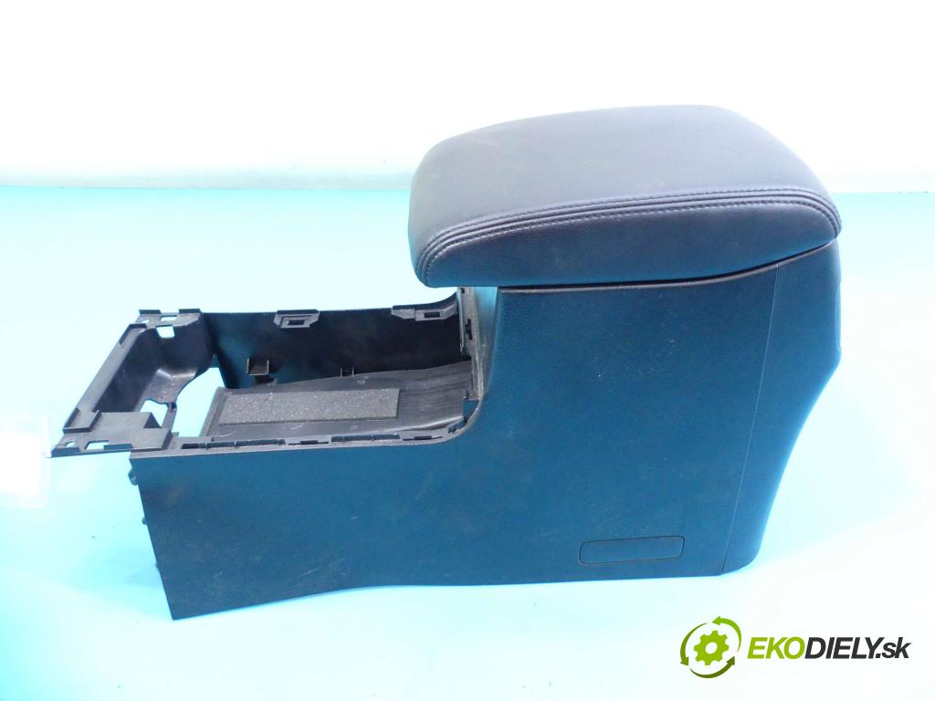 Suzuki Kizashi 2.4 178HP: manual 131 kW 2393 cm3 4- operadlo  (Lakťové opierky)