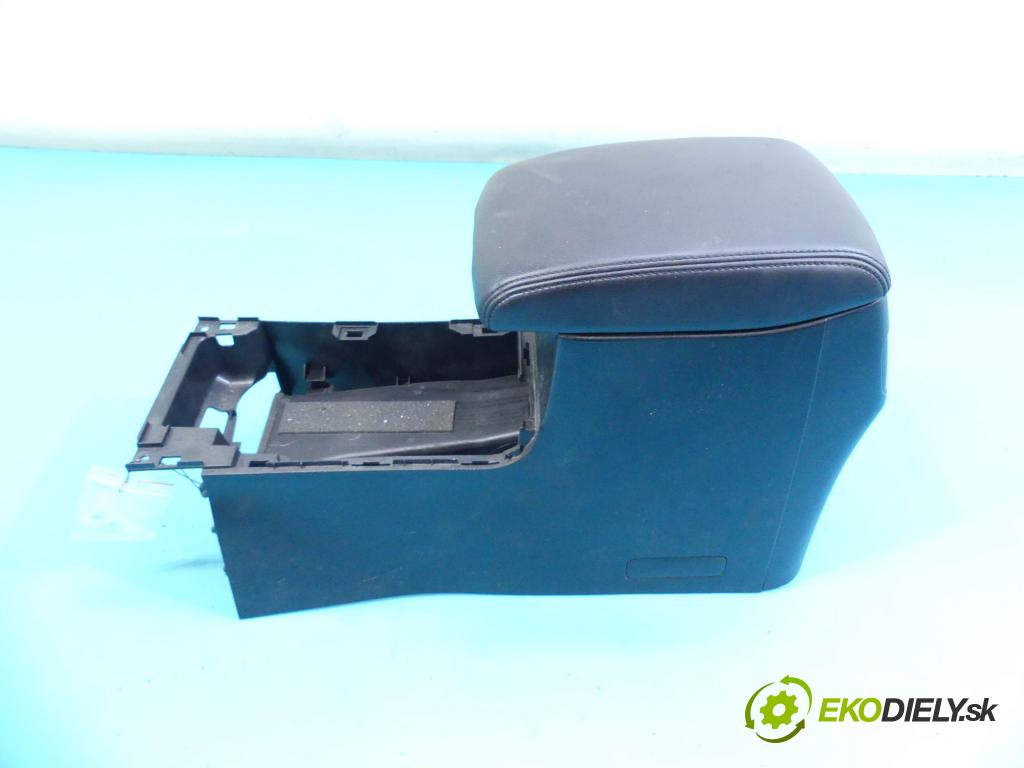 Suzuki Kizashi 2.4 178HP: manual 131 kW 2393 cm3 4- operadlo  (Lakťové opierky)