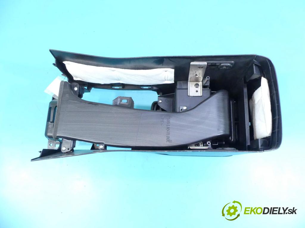 Suzuki Kizashi 2.4 178HP: manual 131 kW 2393 cm3 4- operadlo  (Lakťové opierky)