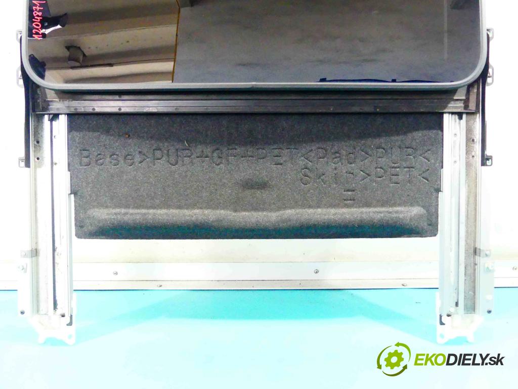 Suzuki Kizashi 2.4 178KM manual 131 kW 2393 cm3 4- Střešní okno:  (Okna karoserie)