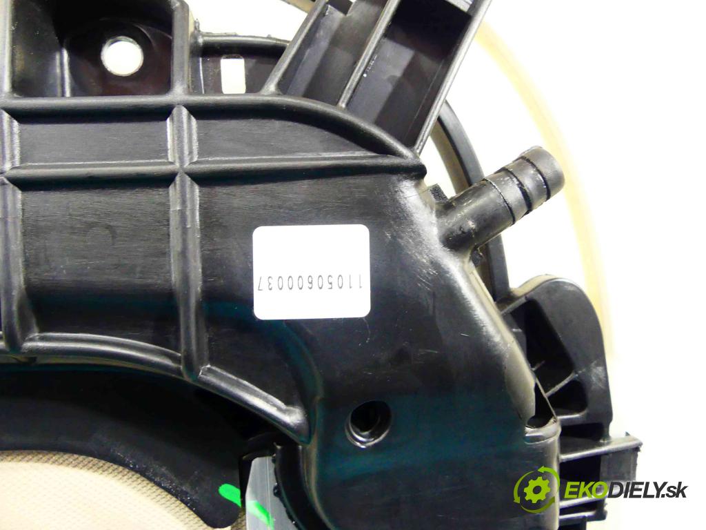 Suzuki Kizashi 2.4 178KM manual 131 kW 2393 cm3 4- Střešní okno:  (Okna karoserie)