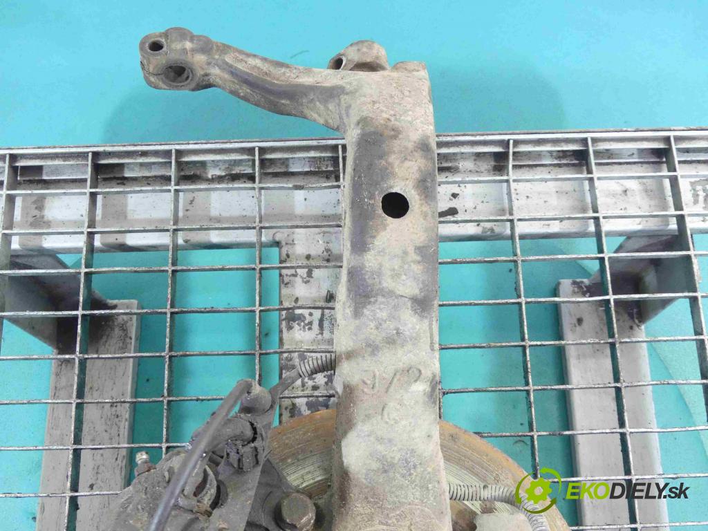 Audi A4 B5 1994-2001 1.8 20v 125 HP manual 92 kW 1781 cm3 4- náboj ľavé  (Náboje)