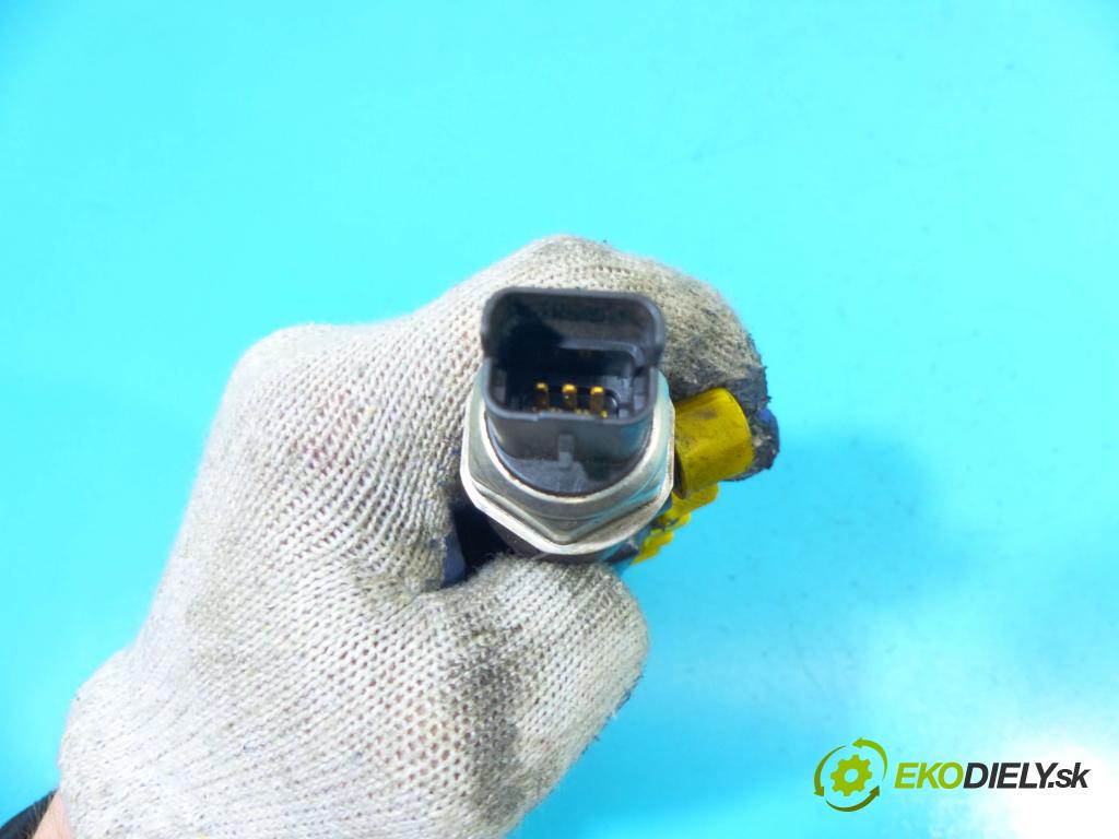 Peugeot 206 1.6 hdi 109 HP manual 80 kW 1560 cm3 5- lišta vstrekovacia 9654592680 (Vstrekovacie lišty)